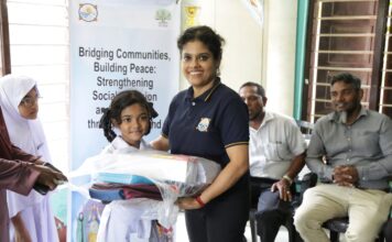 சமூகங்களை இணைத்தல் அமைதியை கட்டி எழுப்புதல் – மட்டக்களப்பில் இளைஞர் மற்றும் மகளிர் தலைமைத்துவத்தின் மூலம் சமூக நல்லிணக்கத்தையும் பாதுகாப்பையும் பலப்படுத்துதல்” என்ற திட்டத்தின் ஒரு பகுதியாக சர்க்கிள் இளம் பெண்கள் அமைப்பின் ஏற்பாட்டிலும் UNOPS மற்றும் விரித்தி அமைப்பின் பங்களிப்பிலும் குடும்பங்களை தலைமைதாங்கும் பெண்களுக்கான வாழ்வாதார உதவி திட்டங்களும் வறுமைக்கோட்டில் உள்ள பாடசாலை மாணவர்களுக்கான கற்றல் உபகரணங்களும் வழங்கும் நிகழ்வு இன்று நடைபெற்றது